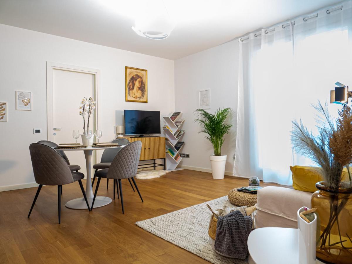 Maison Blanche: Appartamento Elegante Con Parcheggio Privato Mantova Kültér fotó